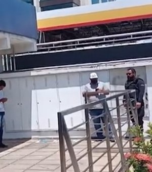 Dois homens são presos após tentativa de golpe em agência bancária na Ponta Verde