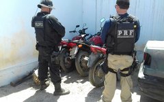 PRF prende duas pessoas e apreende veículos e armas no Sertão