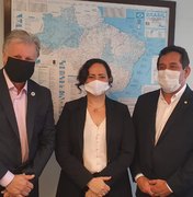Fabiana Pessoa vai ao Ministério da Saúde e solicita 15 respiradores para Arapiraca