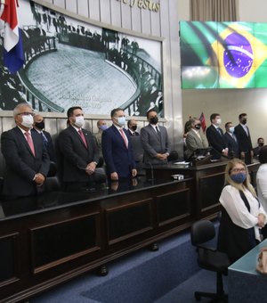Após atrito em primeiro mandato, Marcelo Victor elogia Renan Filho em discurso na ALE