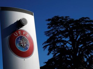 Tribunal diz que Uefa e FIFA não podem punir times da Superliga