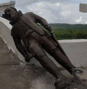 Estátua de Maurício de Nassau é derrubada dois meses após inauguração