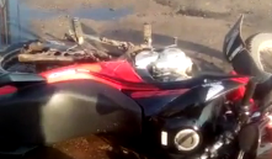 Motocicleta abandonada é encontrada por moradores em São Sebastião