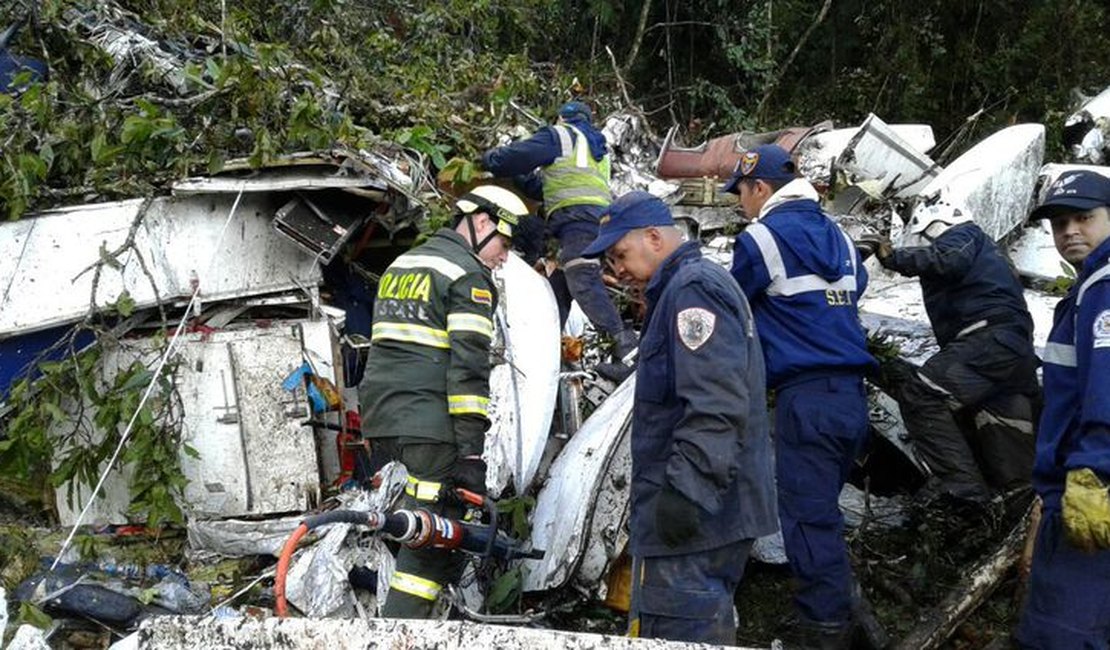 Famílias de vítimas do voo da Chapecoense vão processar empresa aérea