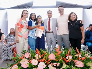 Prefeitura de Palmeira dos Índios premia alunos vencedores no Concurso de Redação em homenagem a Graciliano Ramos