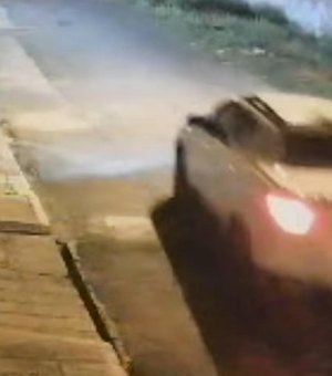 [Vídeo] Motorista atropela intencionalmente um cão no bairro do Jaraguá, em Maceió