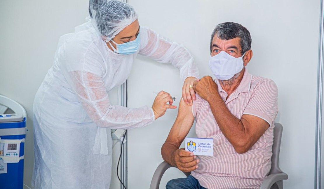 Cerca de 11% da população de Arapiraca tomou a primeira dose da vacina contra a Covid-19