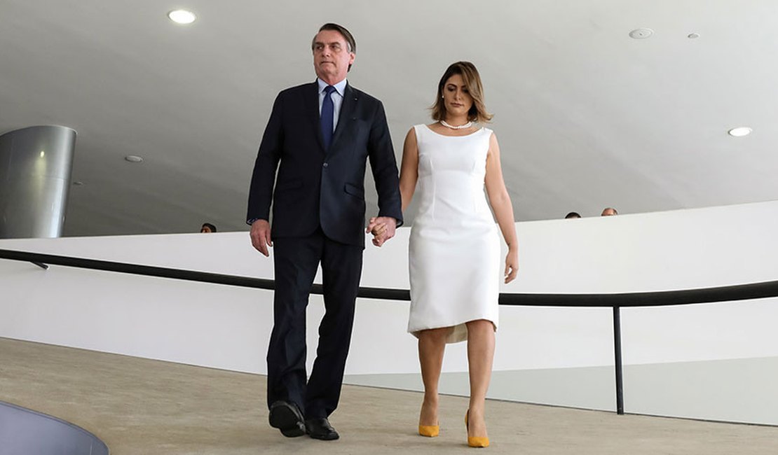 Bolsonaro perde apoio de 1 a cada 3 eleitores com renda de até 2 salários mínimos