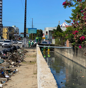 Mangabeiras: operação retira toneladas de resíduos de canal