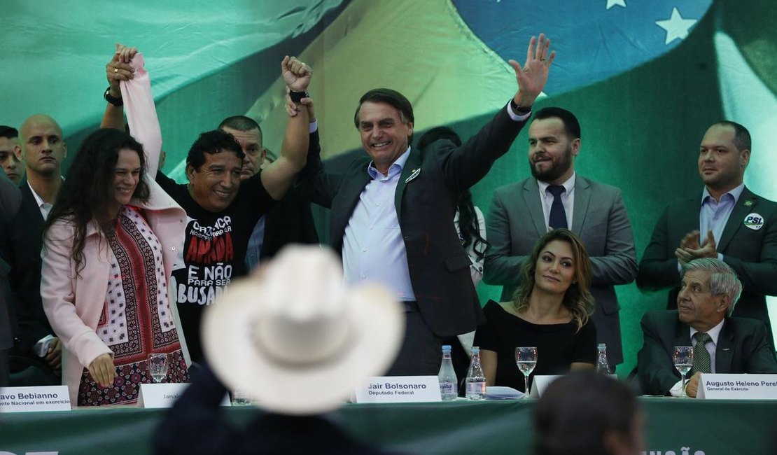 Bolsonaro é o sétimo a registrar candidatura à Presidência