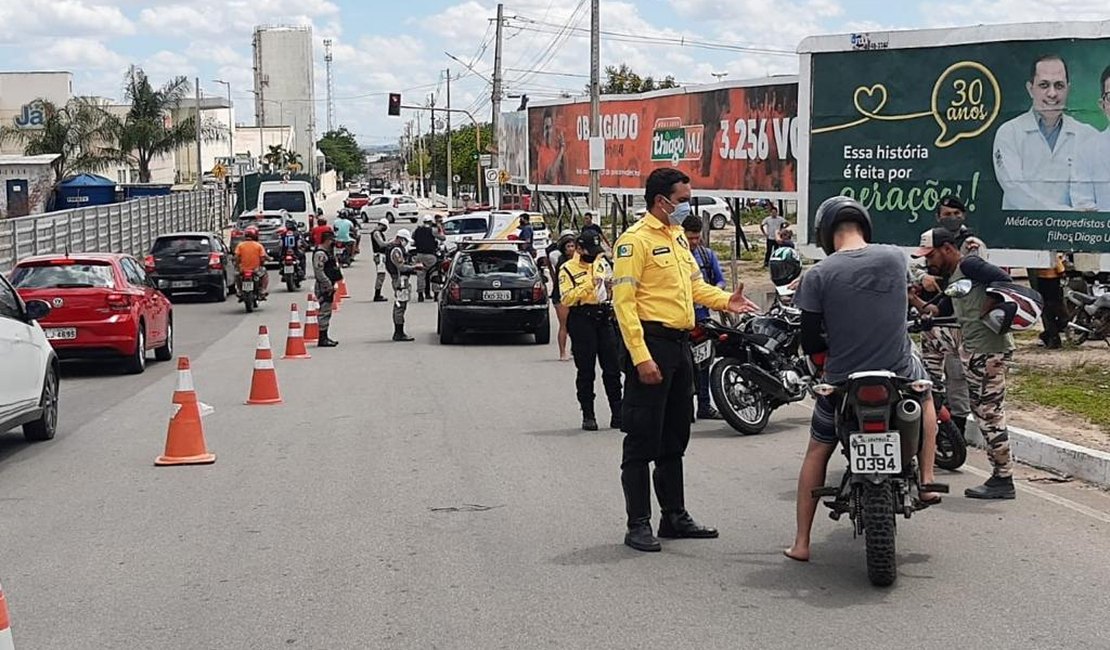 Operação flagra em Arapiraca 19 condutores inabilitados no trânsito