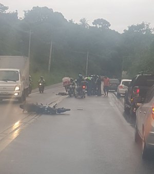 Colisão entre moto e carro, na Ladeira do Catolé, mata motociclista e deixa carona gravemente ferido 