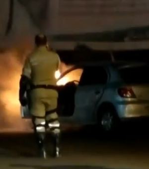 Veículos incendiados assustam moradores de Arapiraca