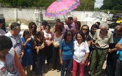 Familiares e amigos dão adeus ao radialista José de Sá, em Arapiraca
