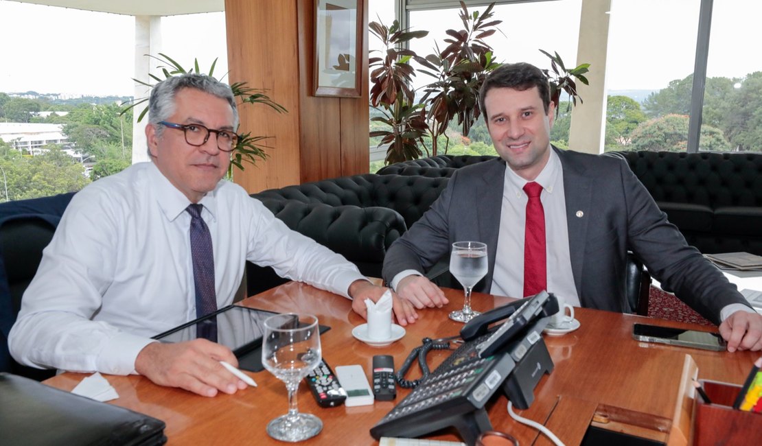 Daniel Barbosa ganha mais espaço em Brasília após encontro com ministro Alexandre Padilha