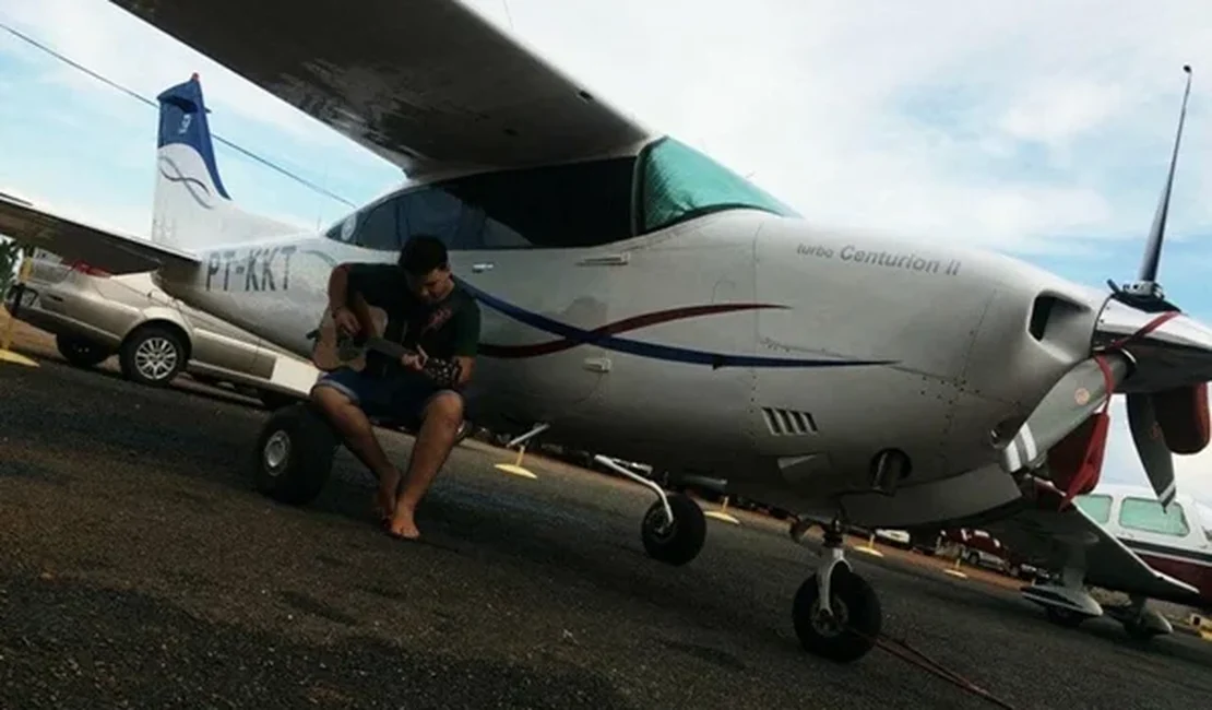 “Sobrevivi por milagre”, diz cantor, após acidente aéreo e 24 dias em mata