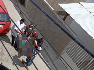 Homem que foi baleado no Mercado Público de Pão de Açúcar não resiste e morre