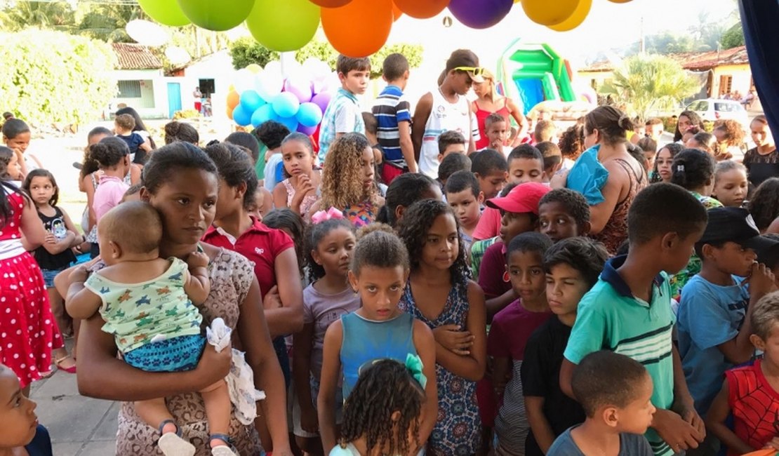Jovens se unem e realizam evento para crianças carentes em povoado de Porto de Pedras