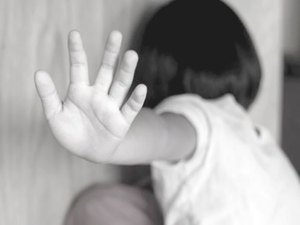 Homem suspeito de assédio infantil é investigado pela Polícia Civil