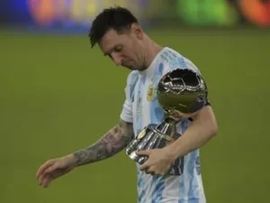 PSG desiste da contratação de Messi
