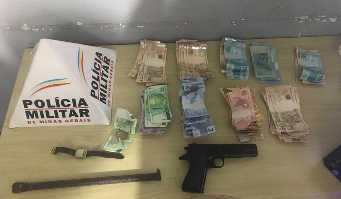 Ladrão invade casa, rouba dinheiro e esconde mais de R$ 6.000 no ânus