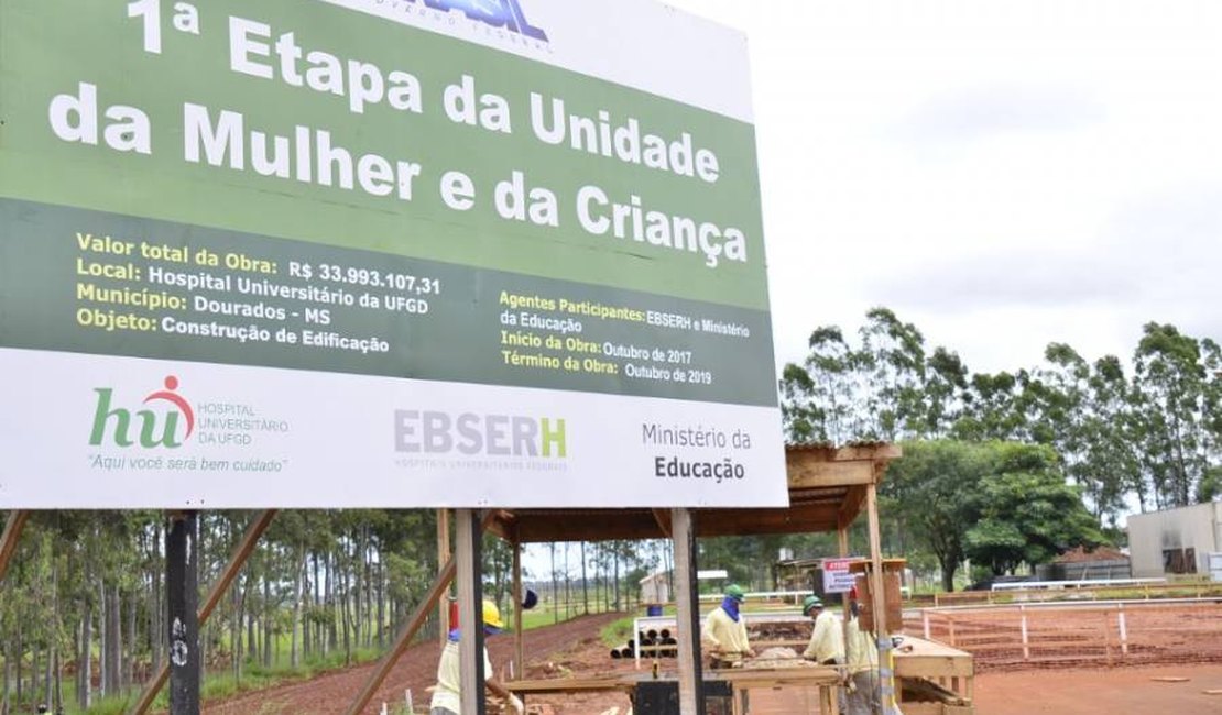 Bolsonaro bloqueia verba de três hospitais universitários que atenderiam 2,7 milhões de pessoas