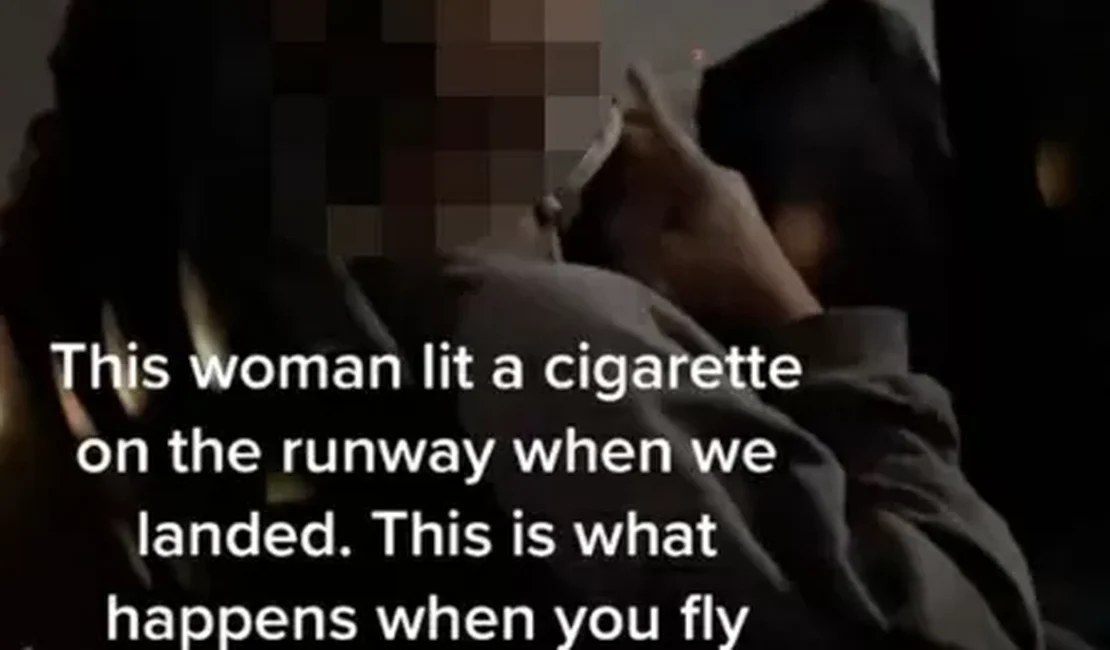 Mulher é expulsa de avião ao acender cigarro; 'Foi um longo dia', disse ela