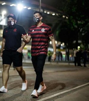 Menos de 1% dos colaboradores da partida entre Flamengo e Barcelona testaram positivo para Covid-19