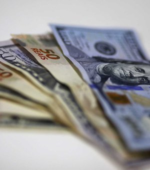 Banco Central intervém no disparo do dólar; moeda chegou a ultrapassa R$ 4,20 