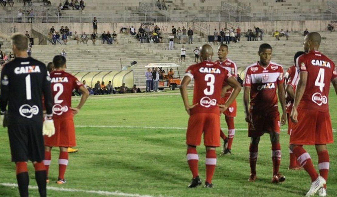 Em Campina Grande, CRB vence Treze na estreia da Copa do Nordeste