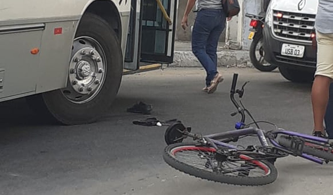 [Vídeo] Idoso é atropelado por ônibus no bairro da Santa Lúcia