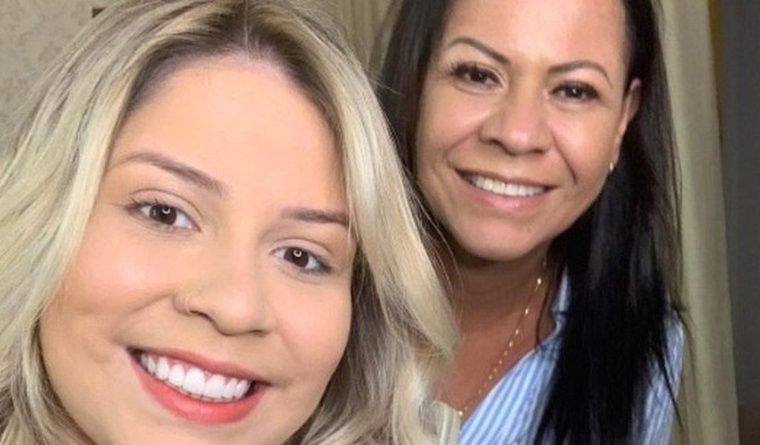 Marília Mendonça surpreende em foto com a mãe: 'Uma gata!'