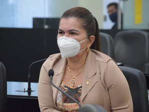 Servidores que não devolverem dinheiro do auxílio emergencial serão demitidos, diz deputada alagoana