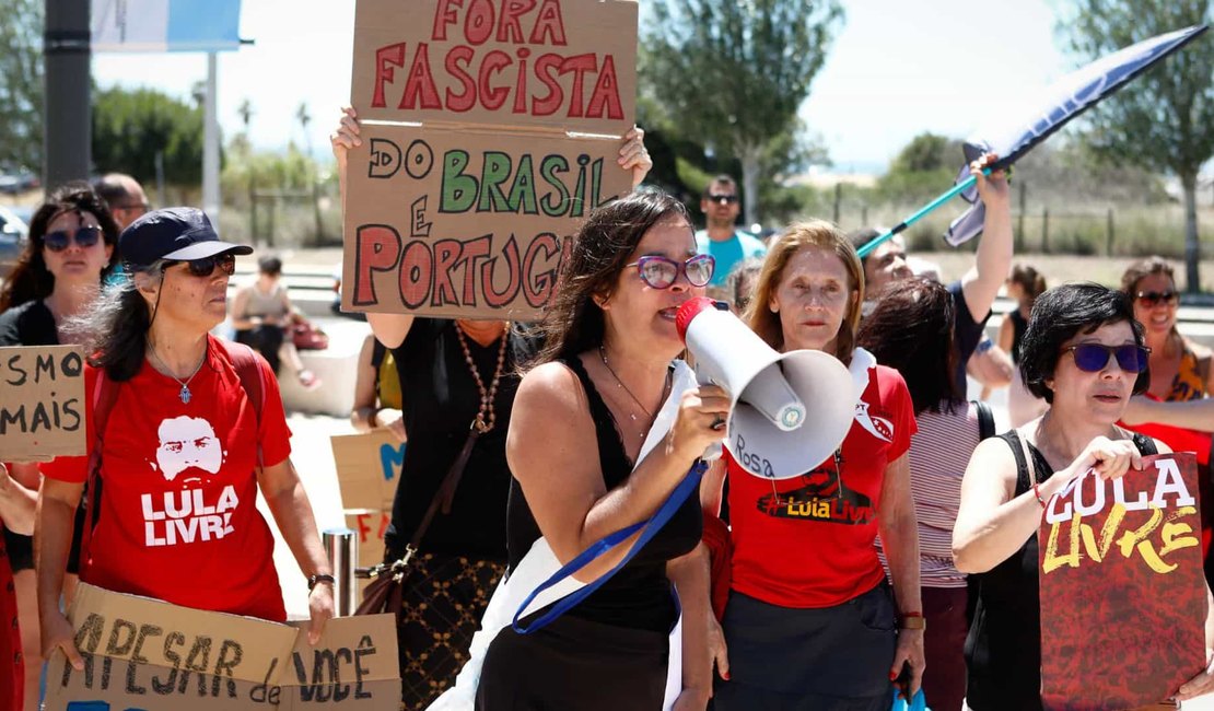 Ativistas protestam contra presença de Sérgio Moro em Portugal