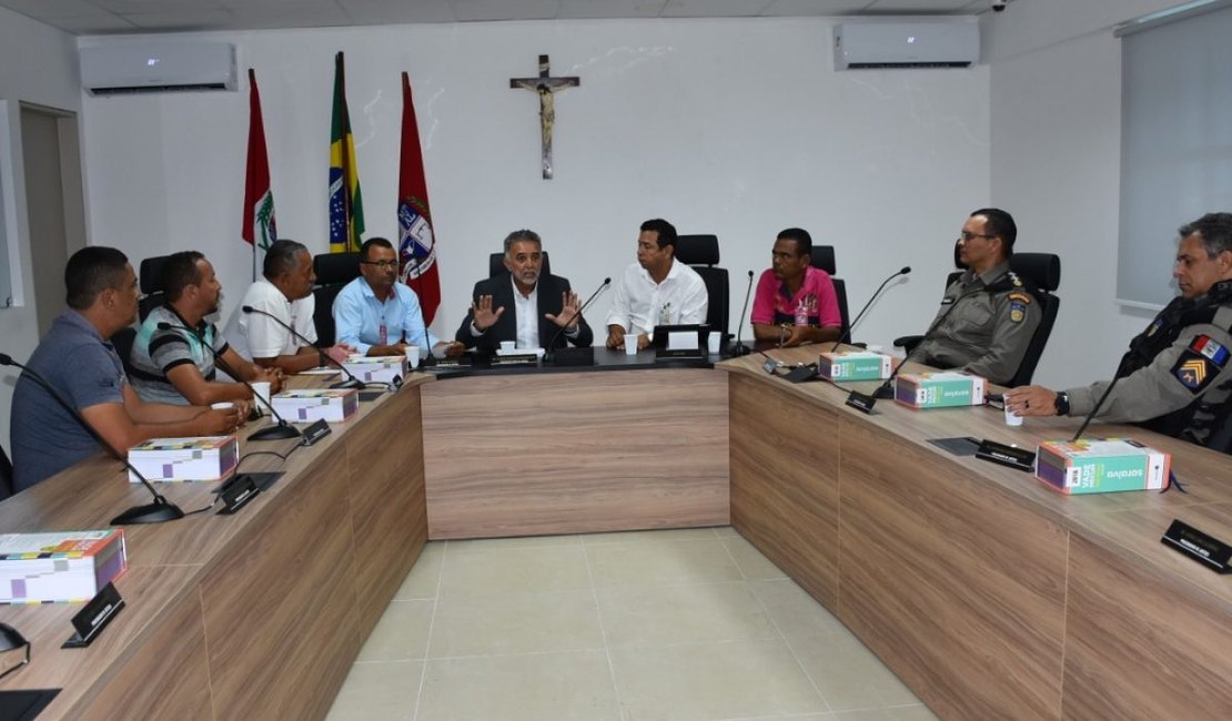 Ministério Público recebe comissão de taxistas e evita fechamento de trânsito em toda Maceió