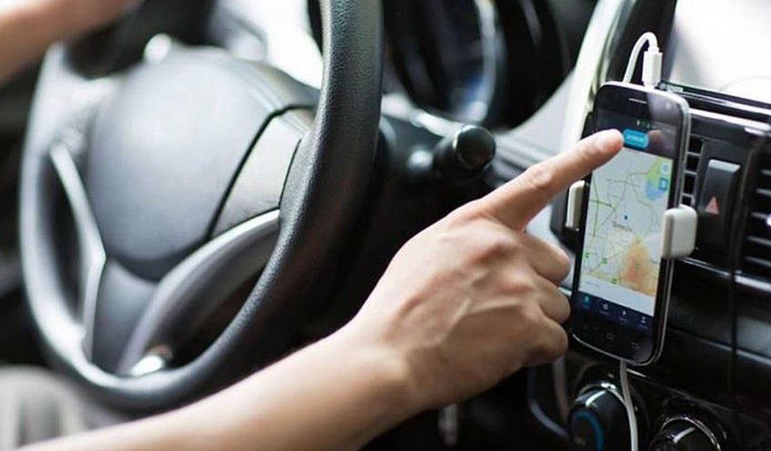 Criminosos usam carro de aplicativo para praticar assaltos em Maceió