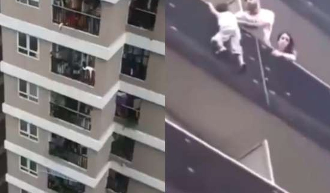 Criança cai do 12º e é salva por entregador