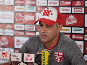 Chamusca comenta desempenho do CRB após vitória em jogo-treino