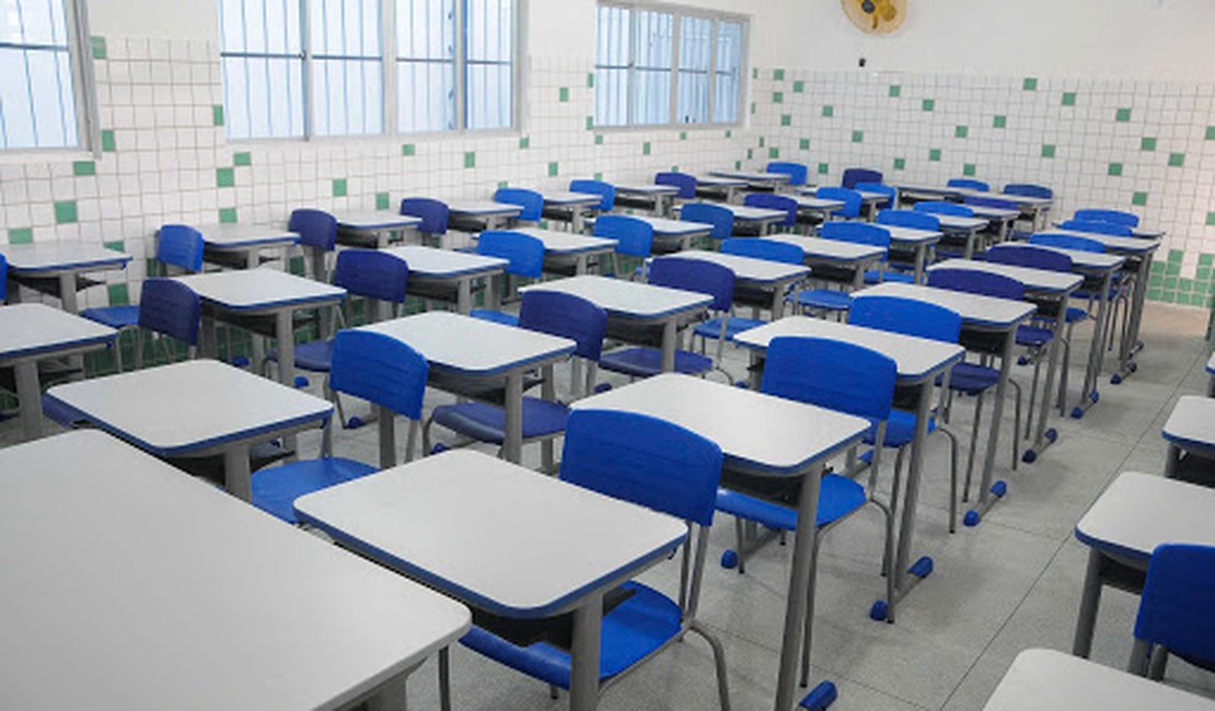 Escolas estão preparadas para reabrir, mas volta às aulas não é consenso em Alagoas