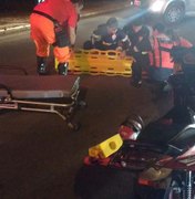 Motociclista perde o controle e cai do veículo após passar em quebra-molas 