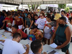 MPAL realiza atendimento humanizado a pessoas em situação de rua no centro de Maceió