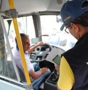 Em Campo Grande, Fiscalização flagra alunos sendo transportados em ônibus com pneus carecas