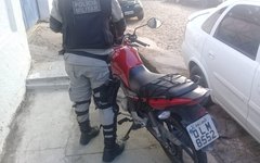 Moto roubada encontrada pelos policiais
