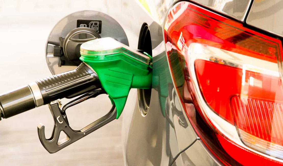 Gasolina pode chegar a R$5,50 em Arapiraca nos próximos dias