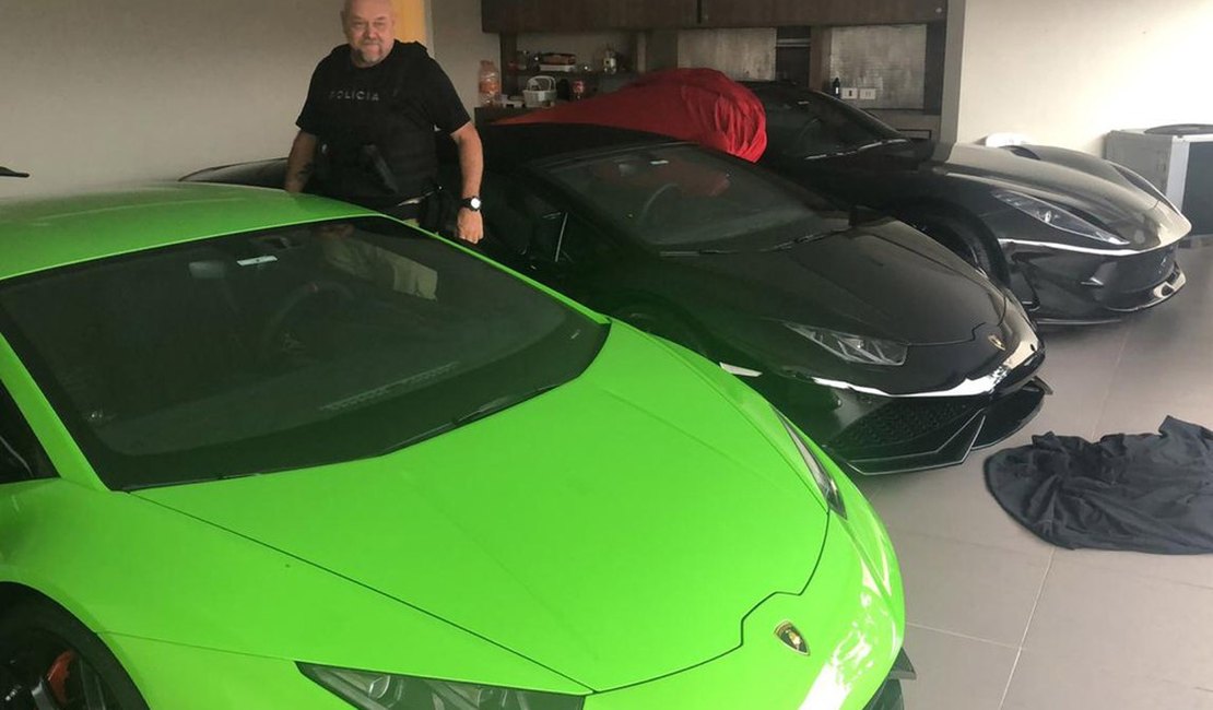 Polícia apreende Ferrari e outros carros de luxo em ação contra fraudes bancárias em SP
