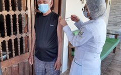 Porto de Pedras inicia vacinação contra Covid-19 para idosos de 60 anos