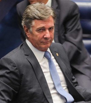 Covid-19:  ex-presidente, Fernando Collor toma primeira dose de vacina, em Brasília
