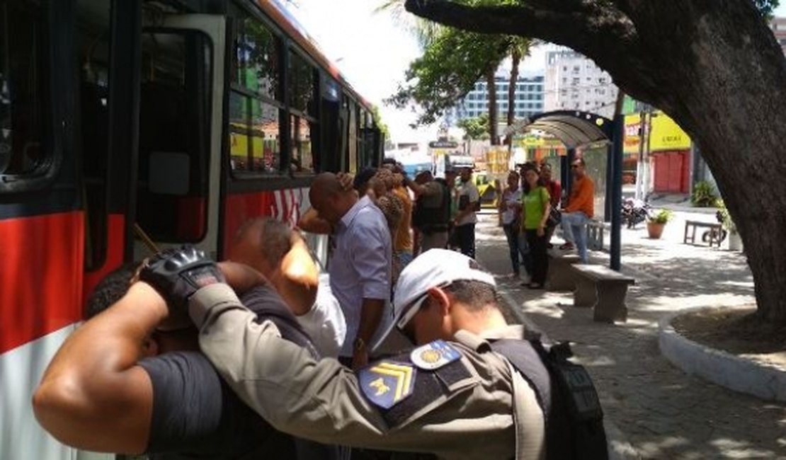 Assaltos a ônibus em Maceió caem 38% no primeiro quadrimestre de 2018