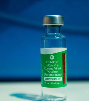 Oxford afirma que sua vacina é 76% eficaz por três meses após uma dose