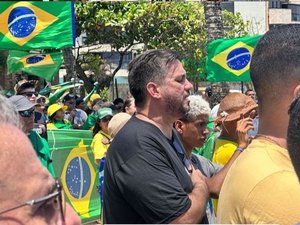 Leonardo Dias participa de ato contra indicação de Flávio Dino, em Maceió